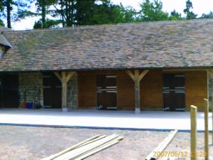 oak garage/stable